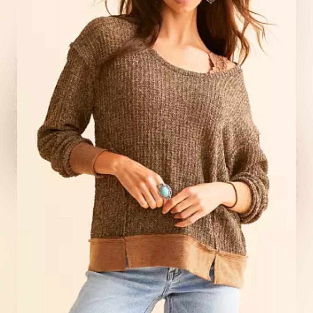 Size XL- BUCKLE Pieced Raw Edge Pullover sweater/ cute!